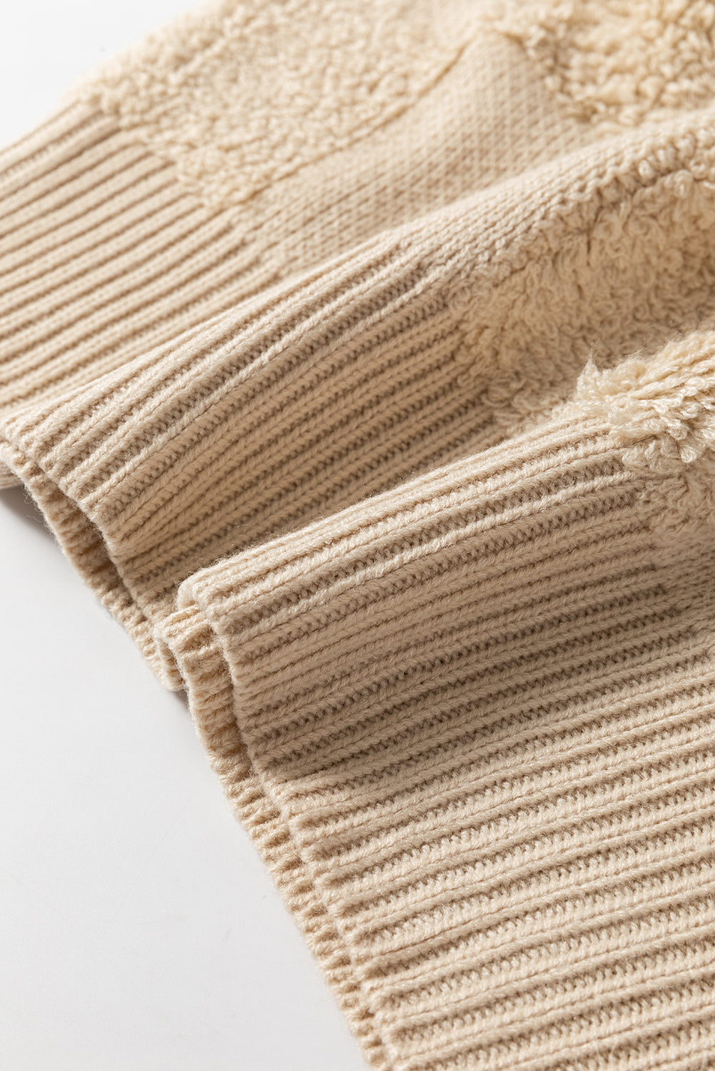 Karierter Pullover mit Rundhalsausschnitt und überschnittenen Schultern