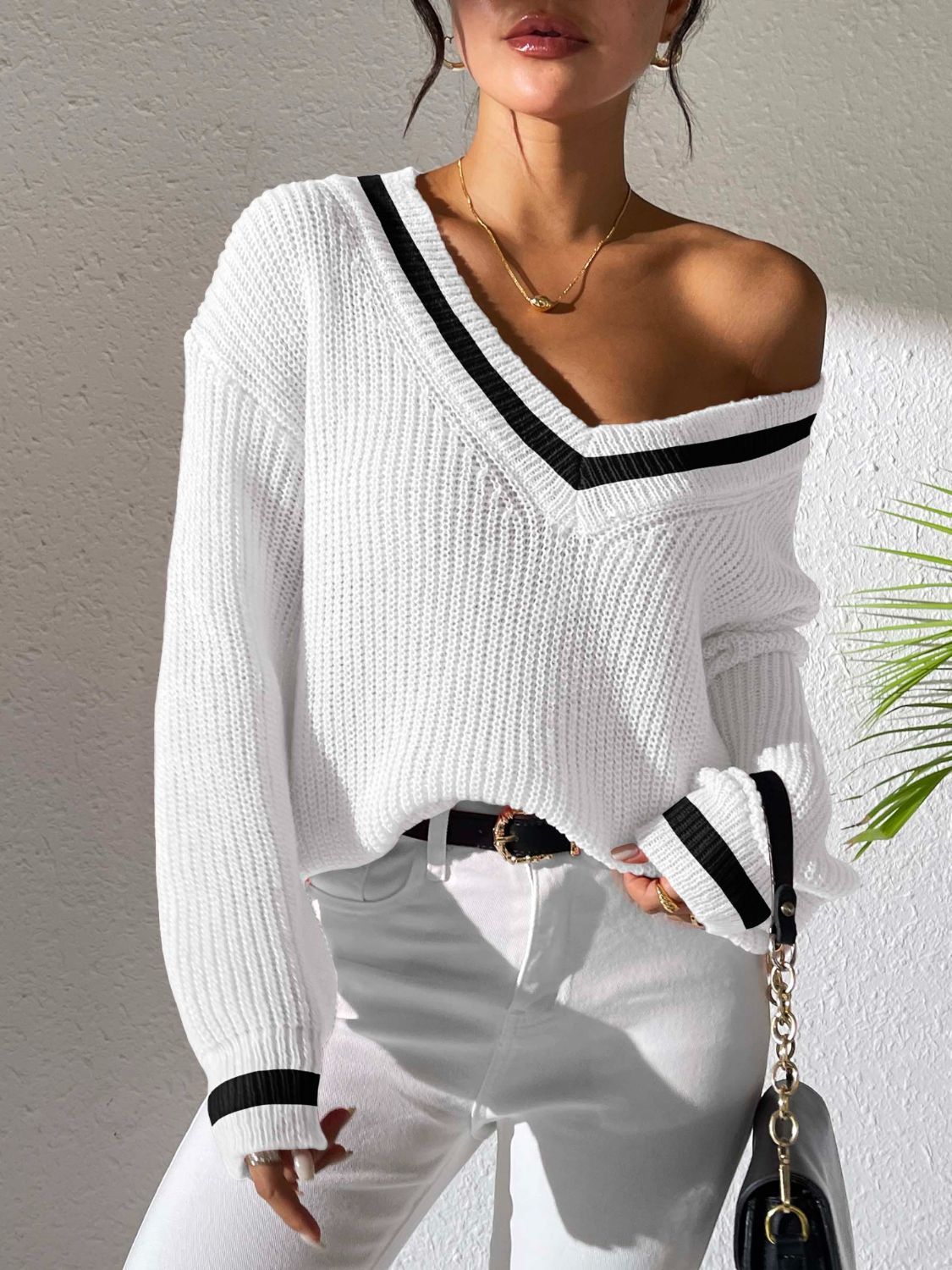 Contrast Trim V-Neck Long Sleeve Sweater - Siennasass