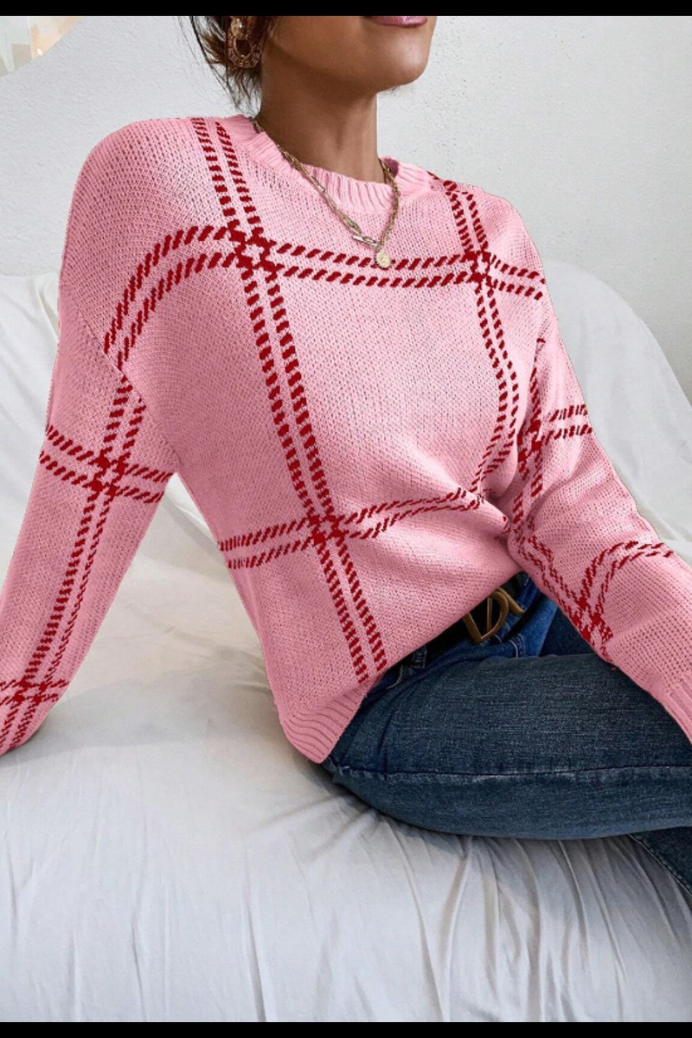 Pullover mit Rundhalsausschnitt und langen Ärmeln in Kontrastfarbe