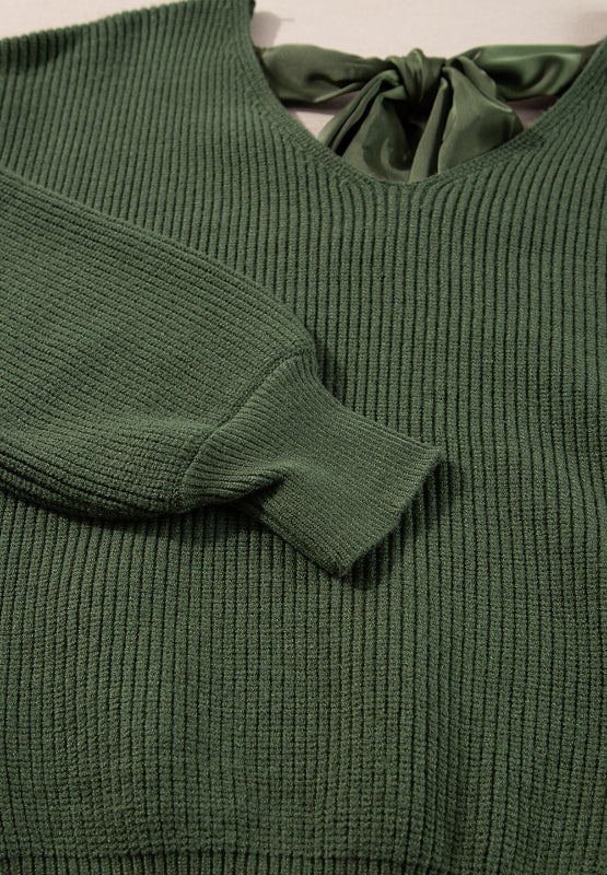 Langärmliger Pullover mit V-Ausschnitt und Bindeband hinten