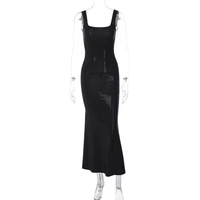 Tief ausgeschnittenes Kleid mit U-Ausschnitt, Pailletten, Hot Drilling, Hüfte und Spaghettiträgern