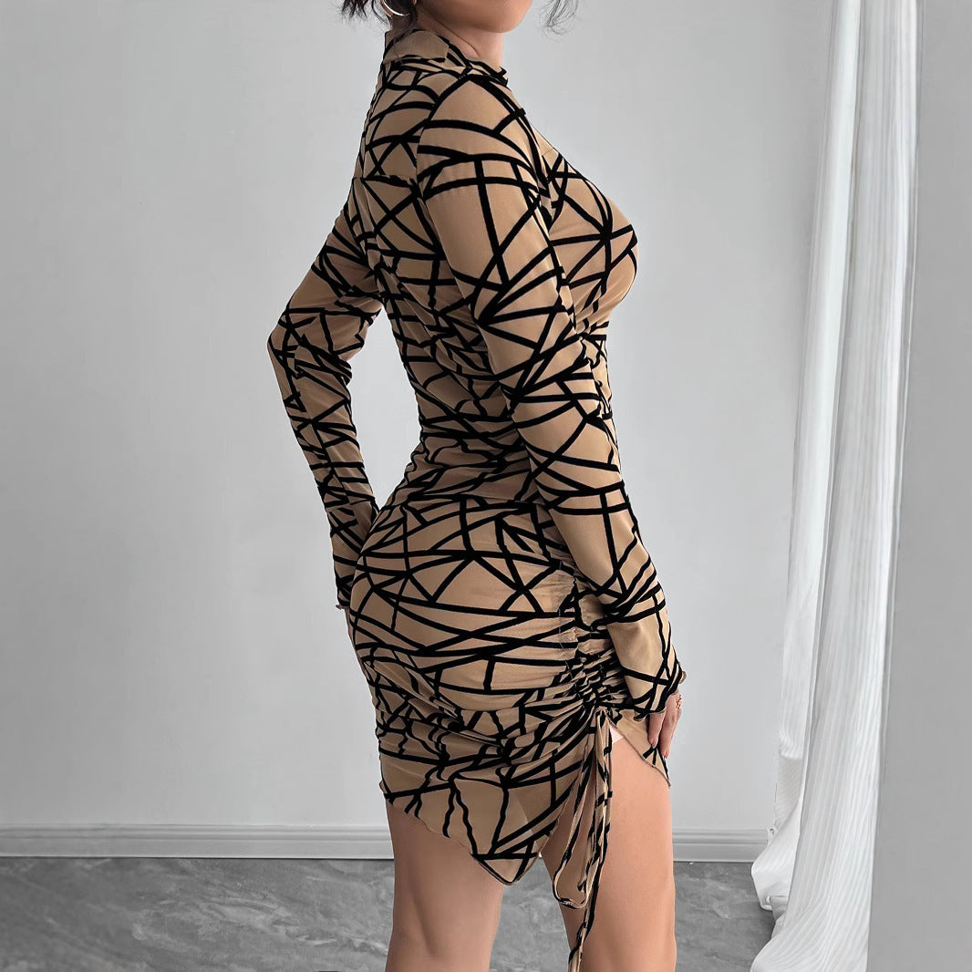 Stehkragen Langärmliges unregelmäßiges kurzes Kleid