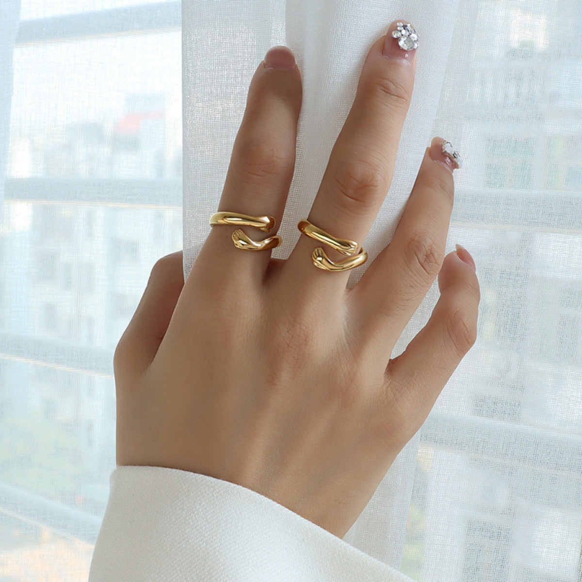 Titanium Steel Hug Bypass Ring - Siennasass