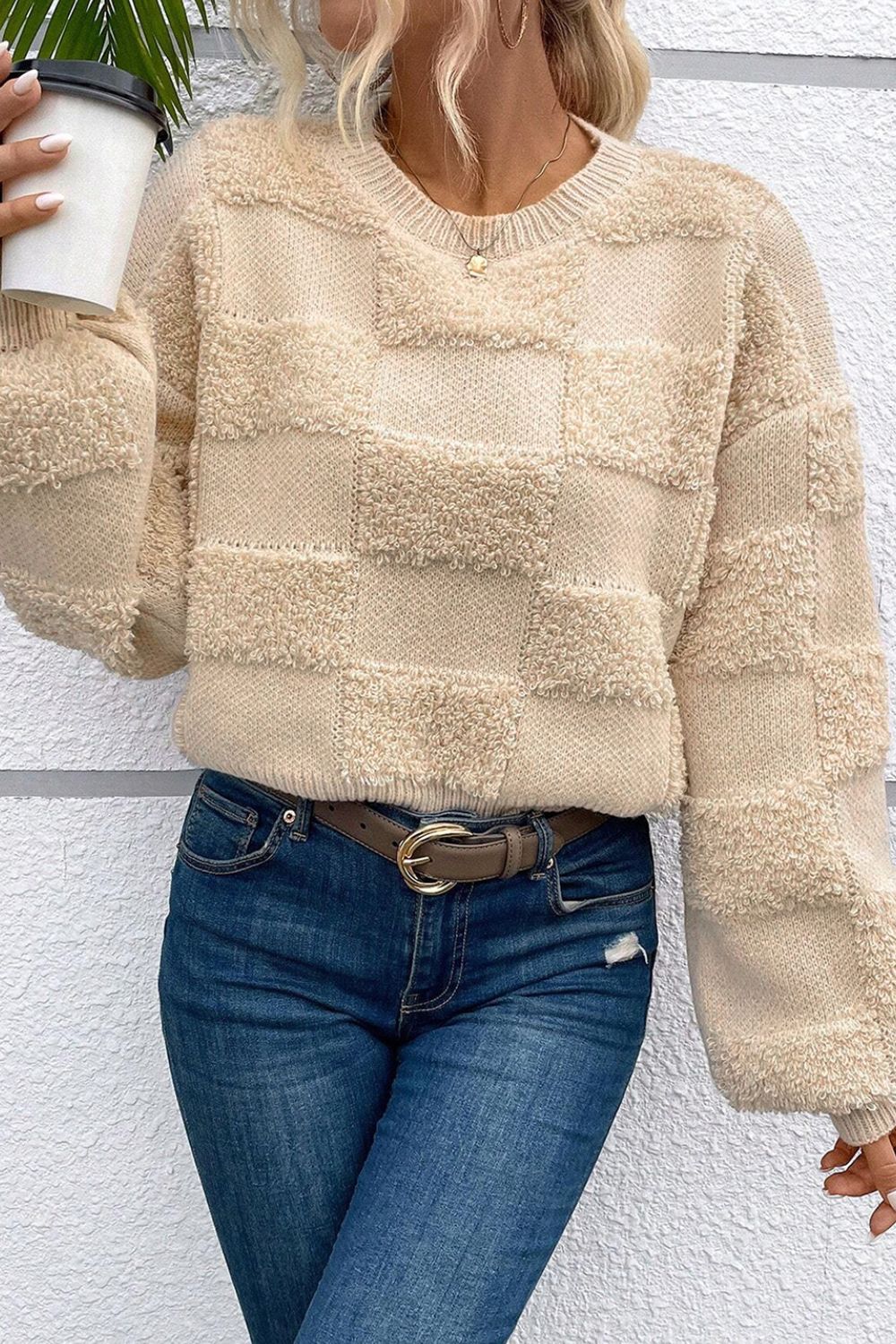 Karierter Pullover mit Rundhalsausschnitt und überschnittenen Schultern