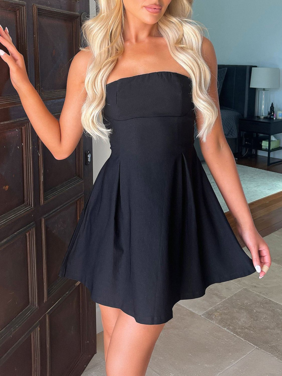 Devine Mini-Tube-Kleid mit Schleife hinten