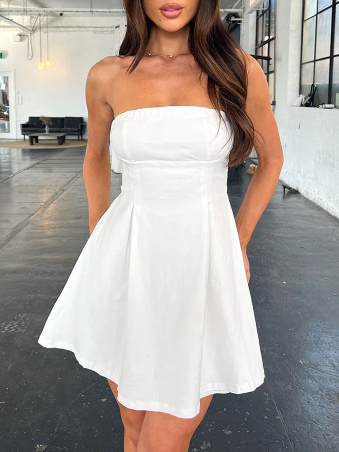 Devine Mini-Tube-Kleid mit Schleife hinten