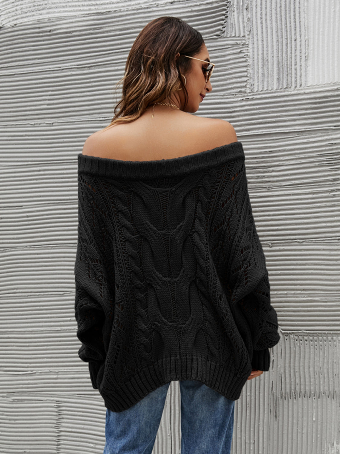 Off-Shoulder-Pullover mit Zopfmuster und Lochmuster