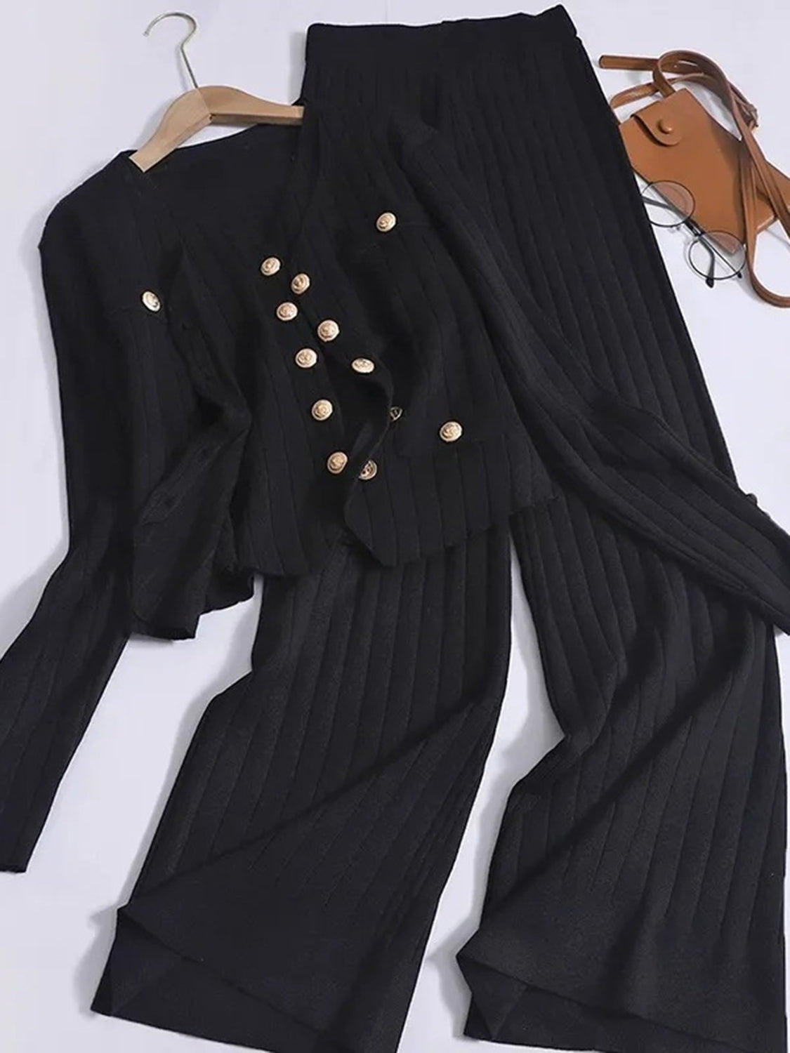 Dreiteiliges Pullover-Set aus Tanktop mit V-Ausschnitt, Strickjacke und Hose