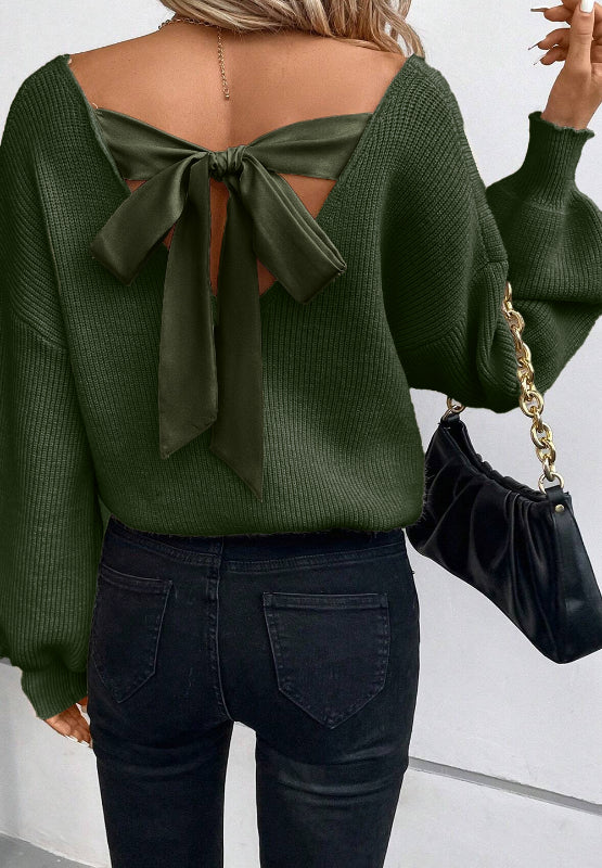 Langärmliger Pullover mit V-Ausschnitt und Bindeband hinten