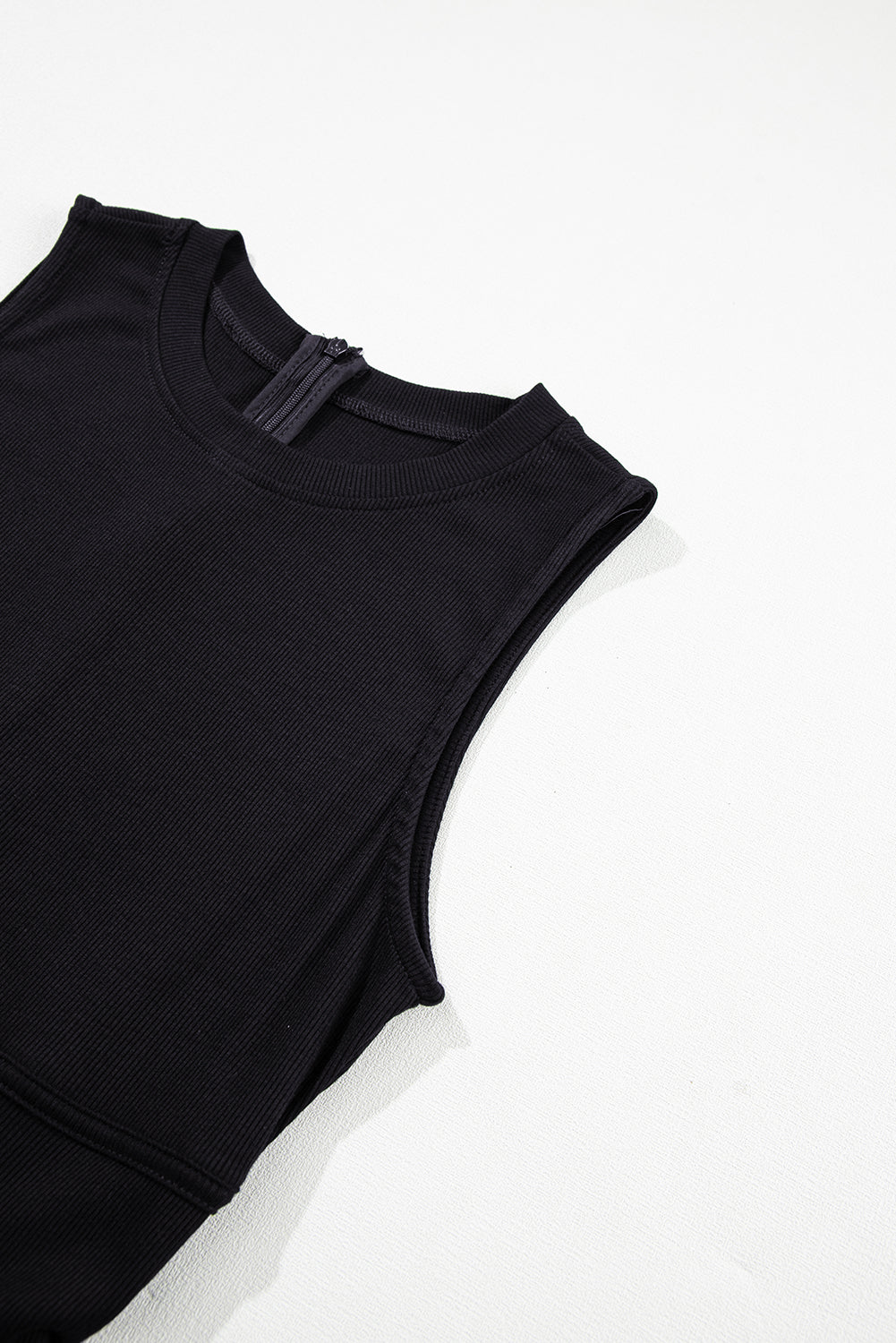 Round Neck Sleeveless Jumpsuit - Siennasass