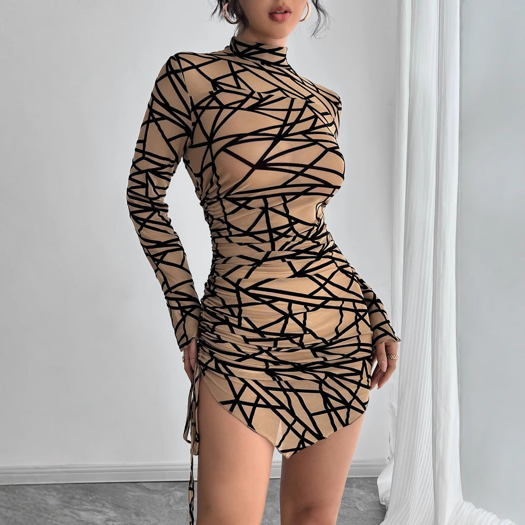 Stehkragen Langärmliges unregelmäßiges kurzes Kleid