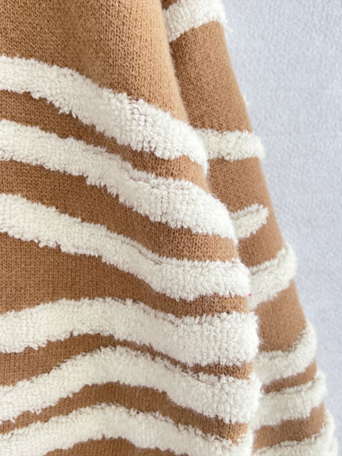 Contrast Round Neck Long Sleeve Sweater - Siennasass