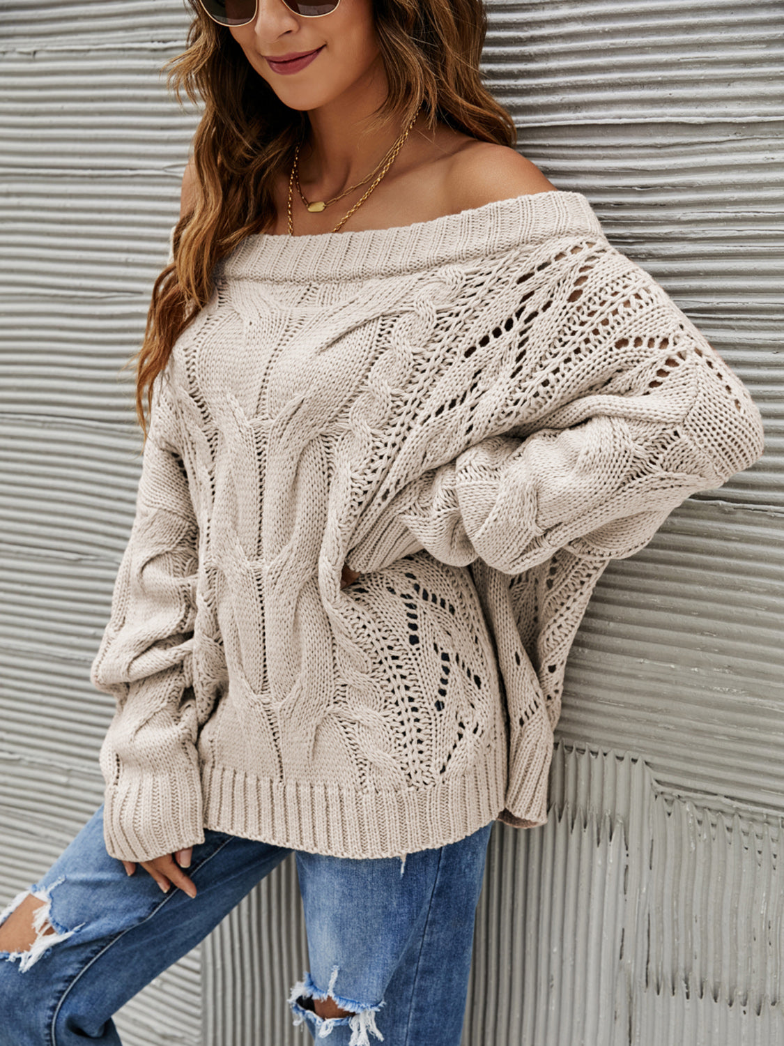 Off-Shoulder-Pullover mit Zopfmuster und Lochmuster