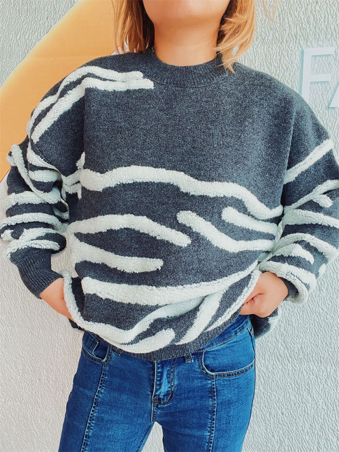 Contrast Round Neck Long Sleeve Sweater - Siennasass