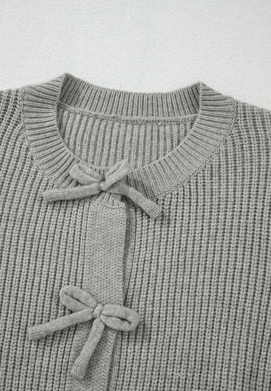 Strickjacke mit Rundhalsausschnitt und langen Ärmeln und Schleife