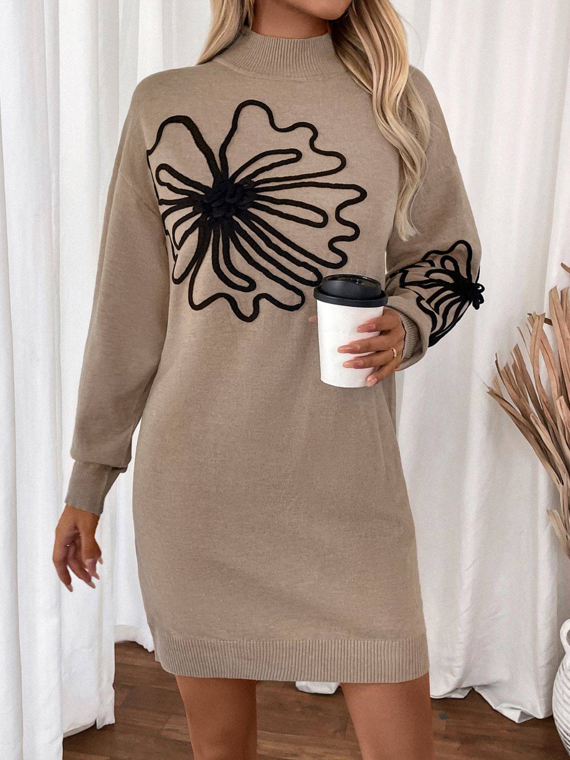 Perfee – Langärmliges Pulloverkleid mit Stehkragen und Blumenmuster