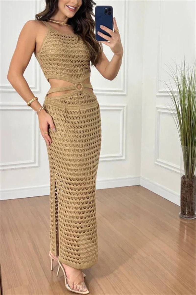 Kleid mit unregelmäßiger, ausgehöhlter, einfarbiger Optik