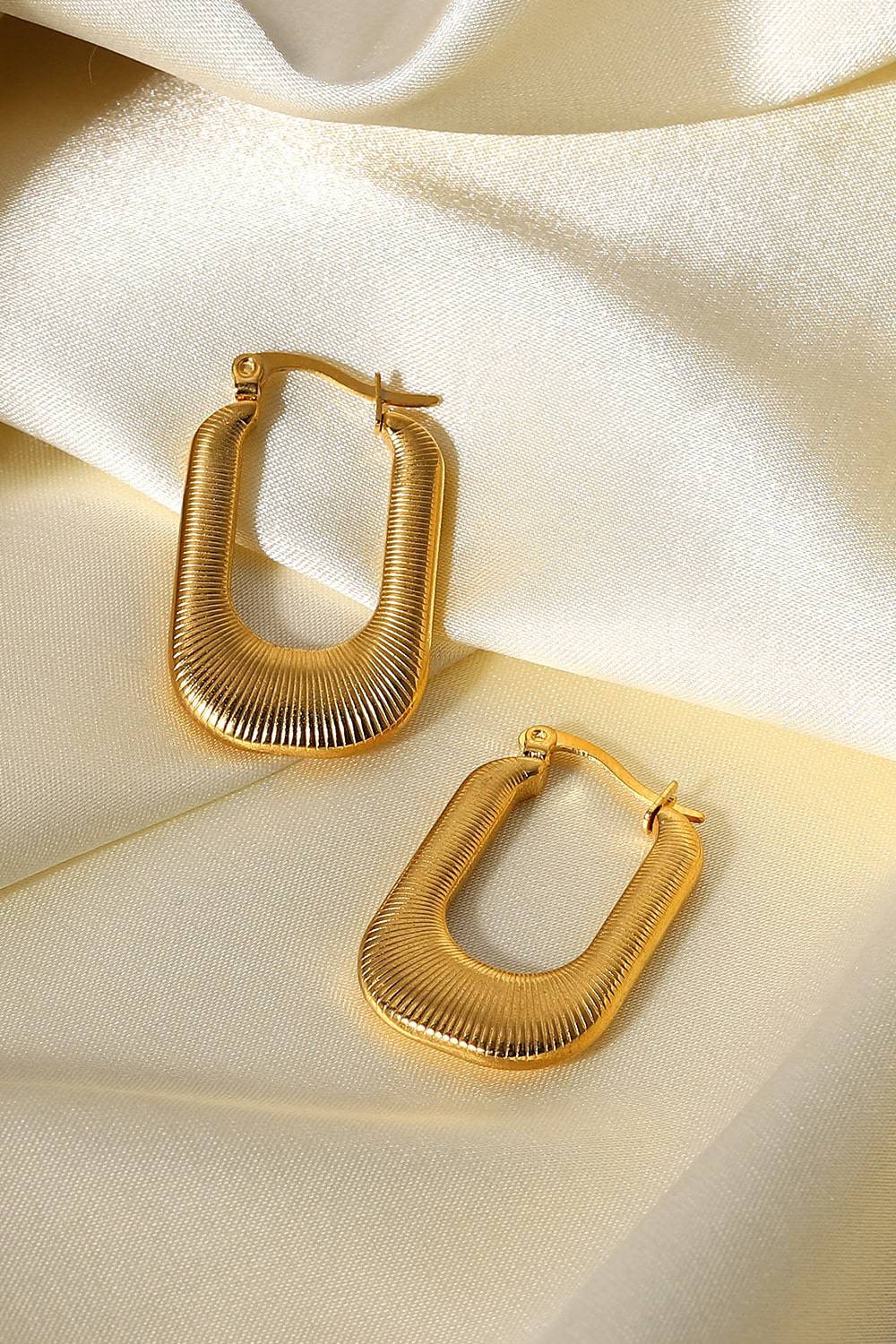 Good Luck Charm Screw-Thread U-Shaped Earrings - Siennasass