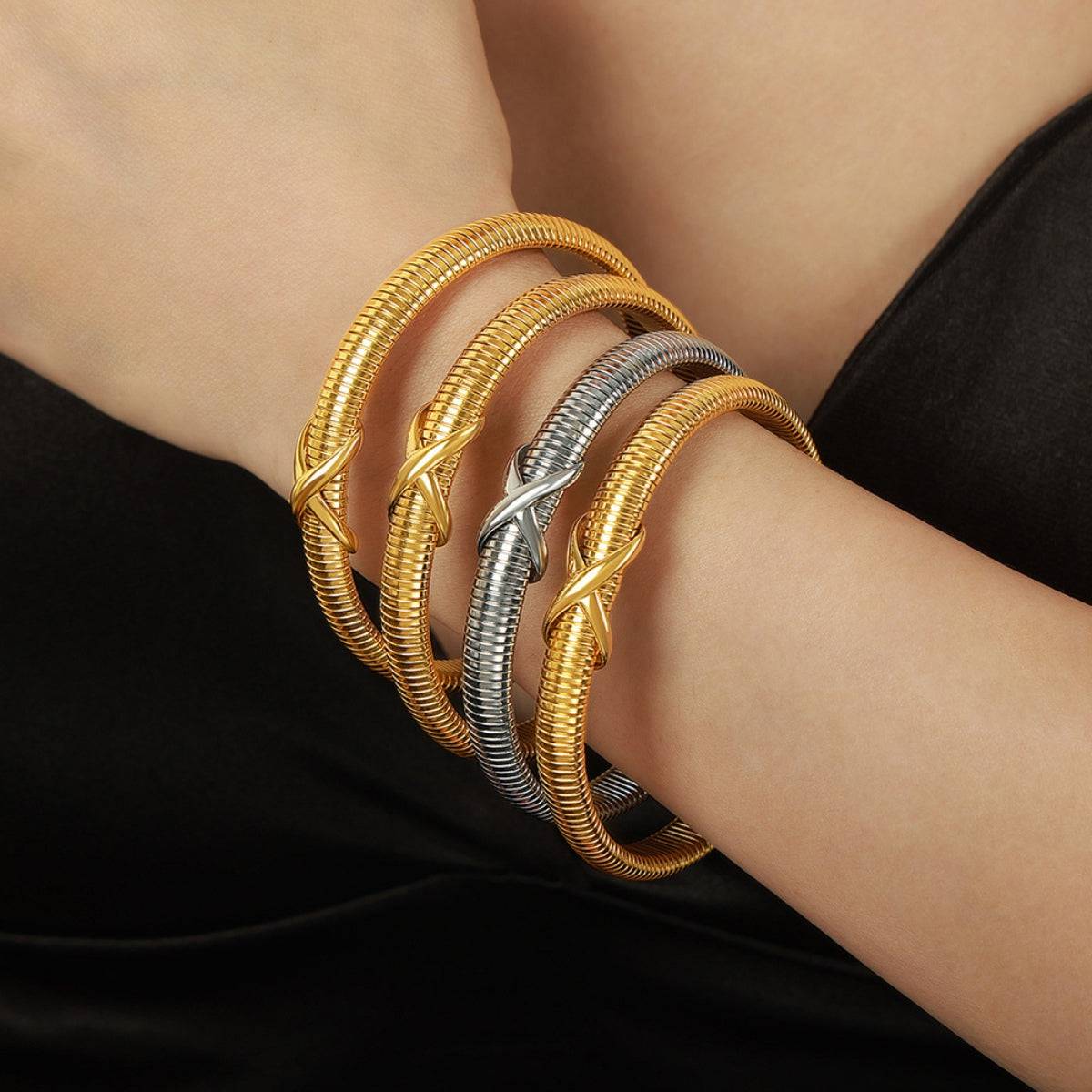 Federförmiges Armband aus Titanstahl