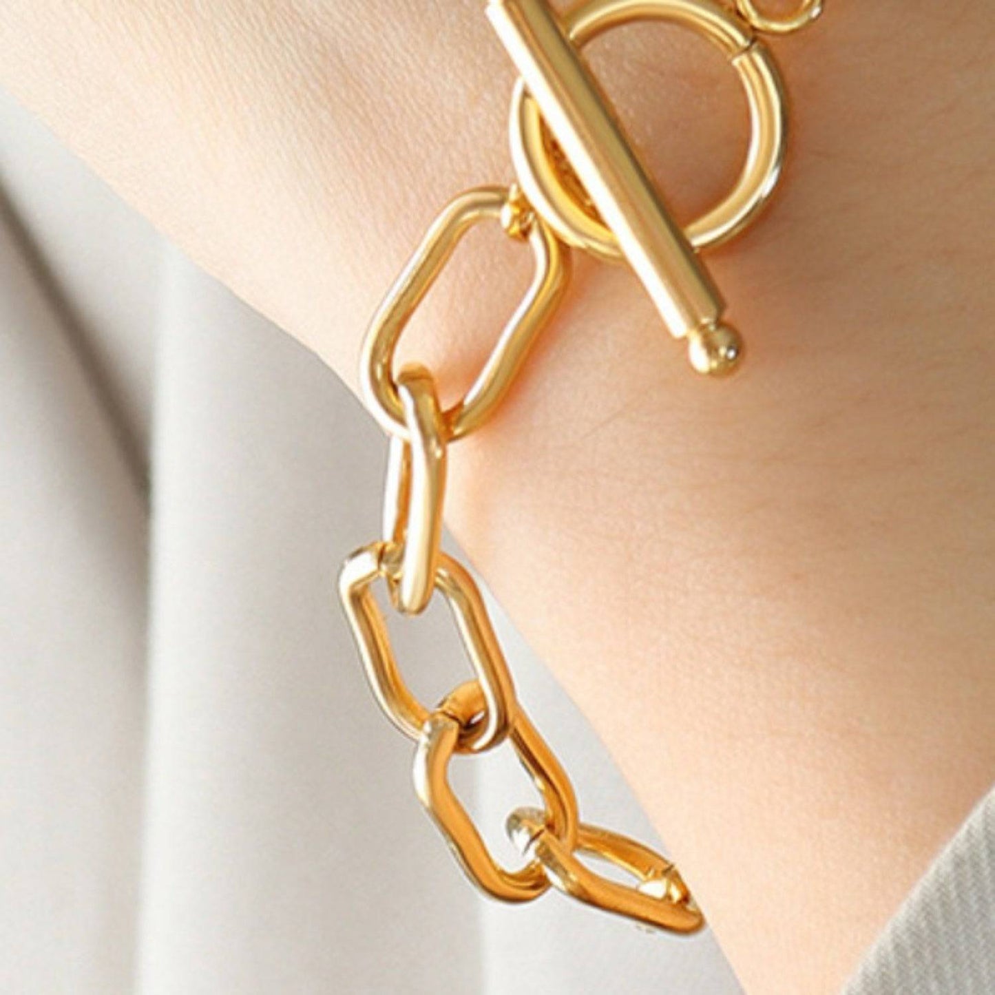Zircon Titanium Steel Closure Bracelet - Siennasass