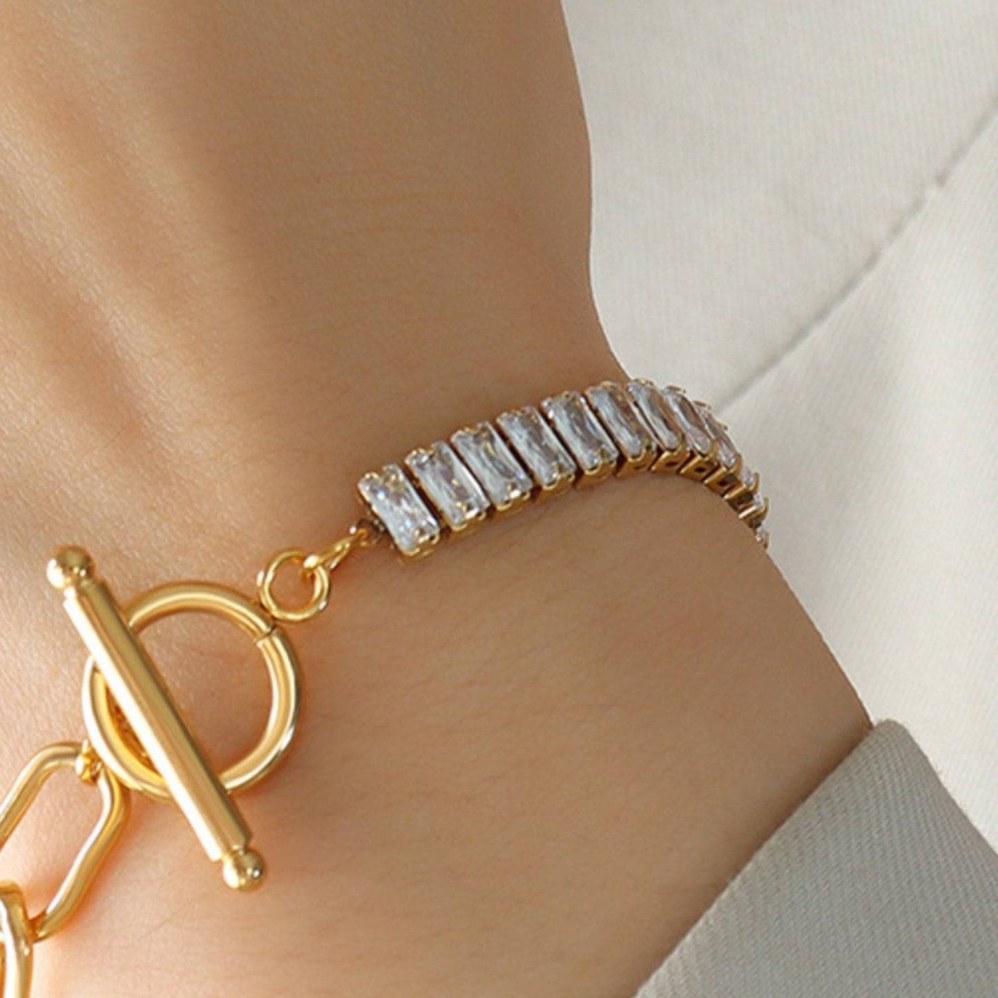 Zircon Titanium Steel Closure Bracelet - Siennasass