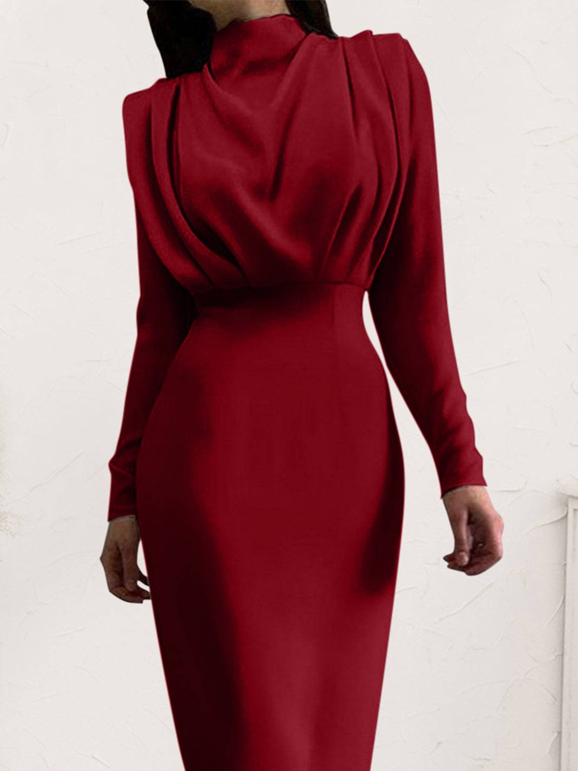 Gerüschtes Rollkragen-Langarmkleid