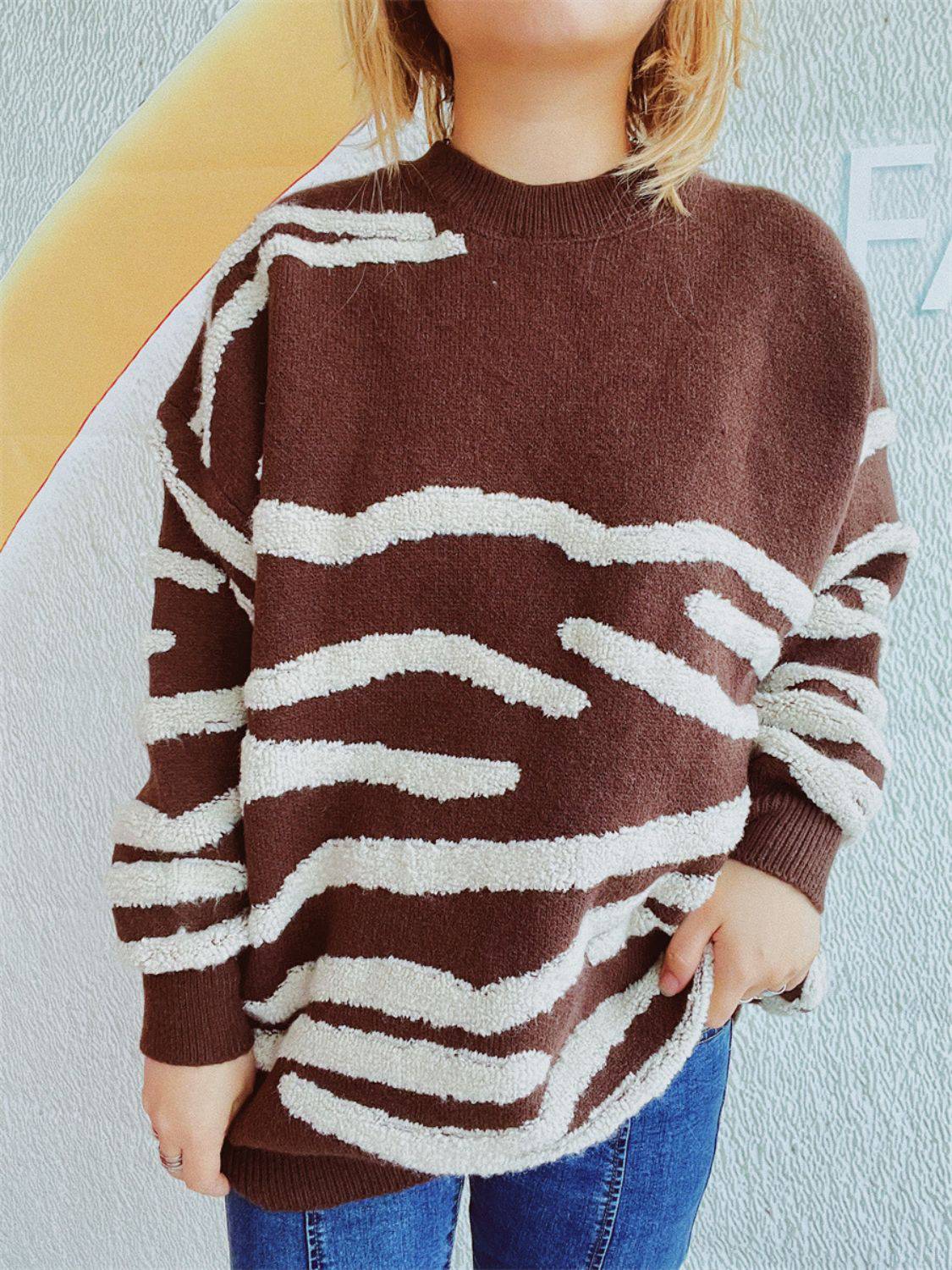 Pullover mit Rundhalsausschnitt und langen Ärmeln in Kontrastfarbe