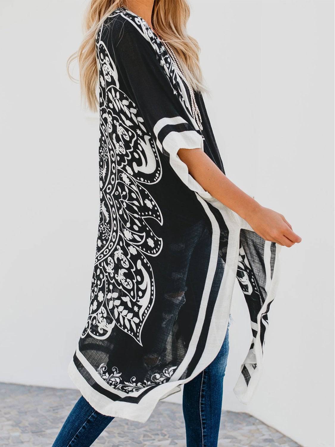 Bedrucktes Cover-Up mit offener Vorderseite