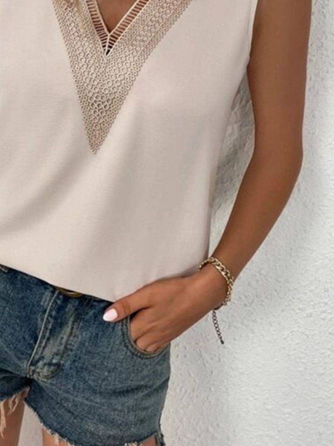Full Size Lace Detail V-Neck Tank - Siennasass