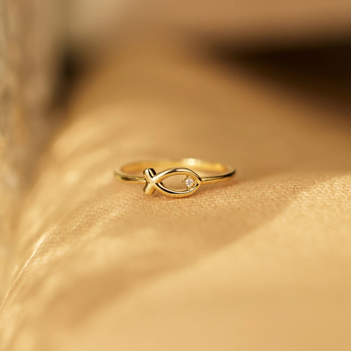 925 Sterling Silver Inlaid Zircon Fish Ring - Siennasass