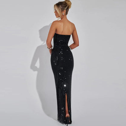 Anmutiges und modisches rückenfreies Slim Fit-Kleid mit Schlitz im Tube-Top