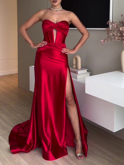 Rotes extralanges Abendkleid mit Tube-Top und Schlitz