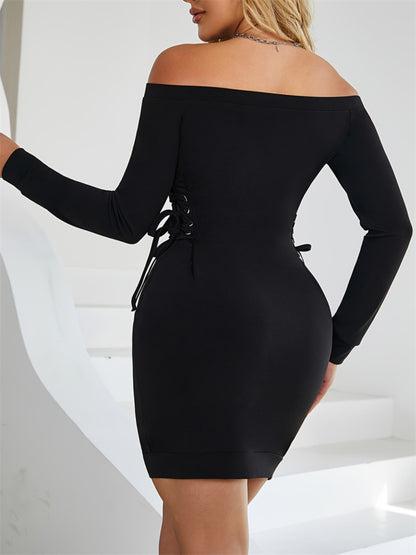 Schulterfreies, langärmliges Minikleid mit Schnürung