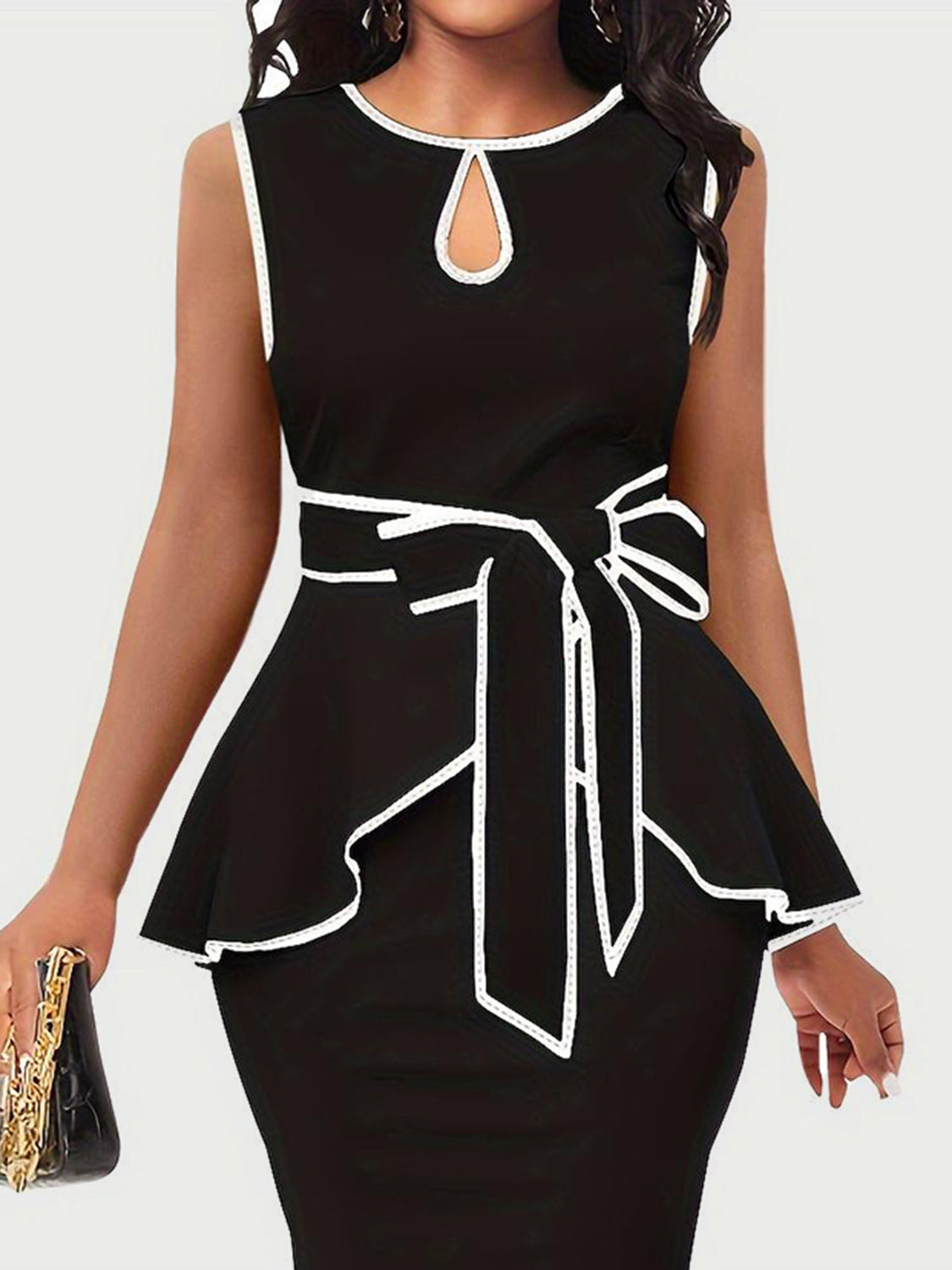 Plus Size Cutout Contrast Sleeveless Dress - Siennasass