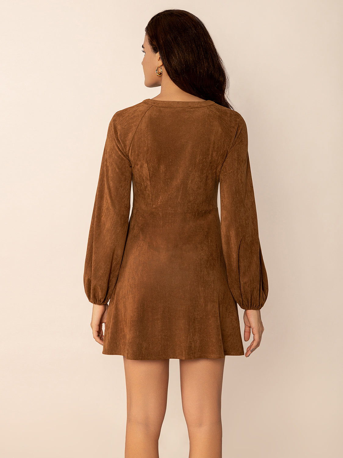 Minikleid mit Knopfleiste und langen Ärmeln