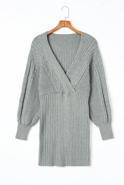 Pulloverkleid mit Zopfmuster und Laternenärmeln