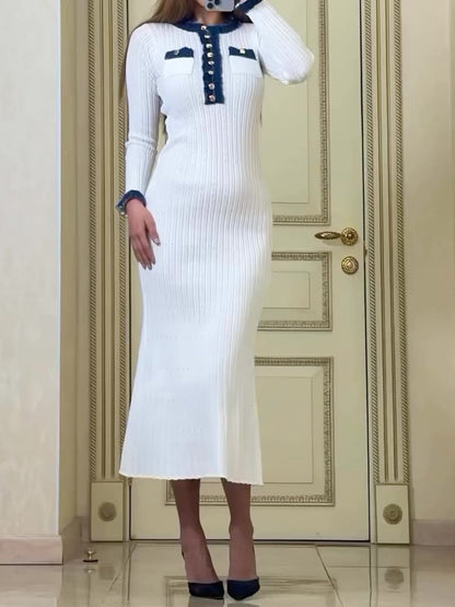 Pulloverkleid mit Rundhalsausschnitt und langen Ärmeln und Kontrastbesatz