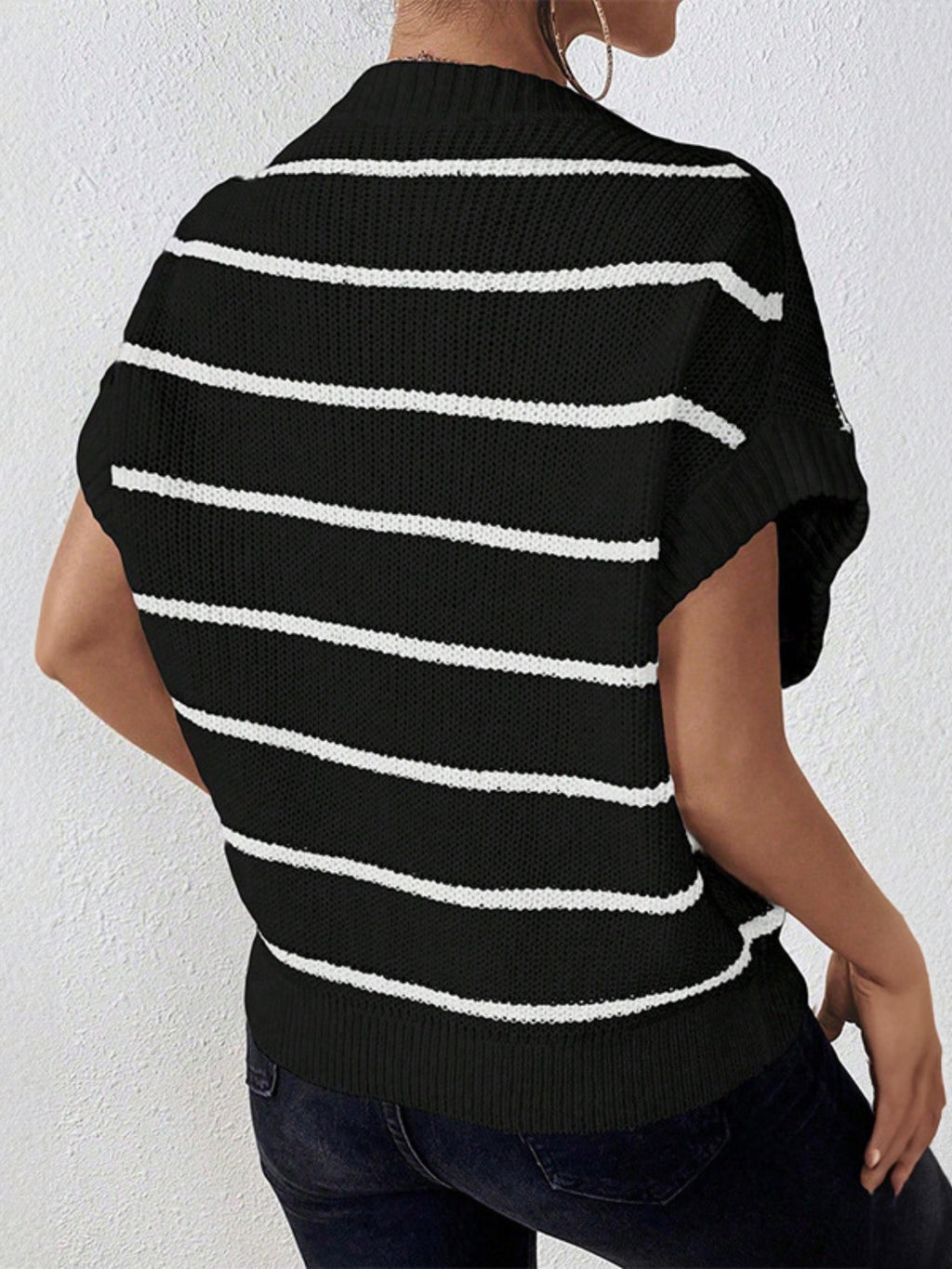 Striped Round Neck Short Sleeve Knit Top - Siennasass