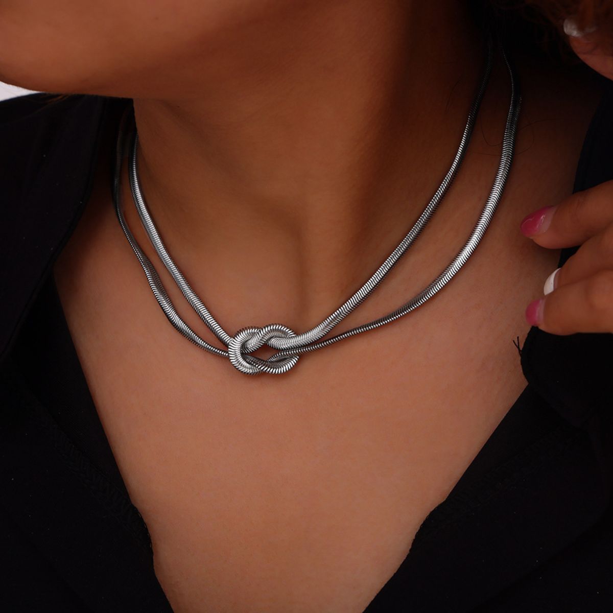 Titanium Steel Knot Necklace - Siennasass