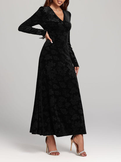 Langärmliges Kleid mit V-Ausschnitt und Rosendruck