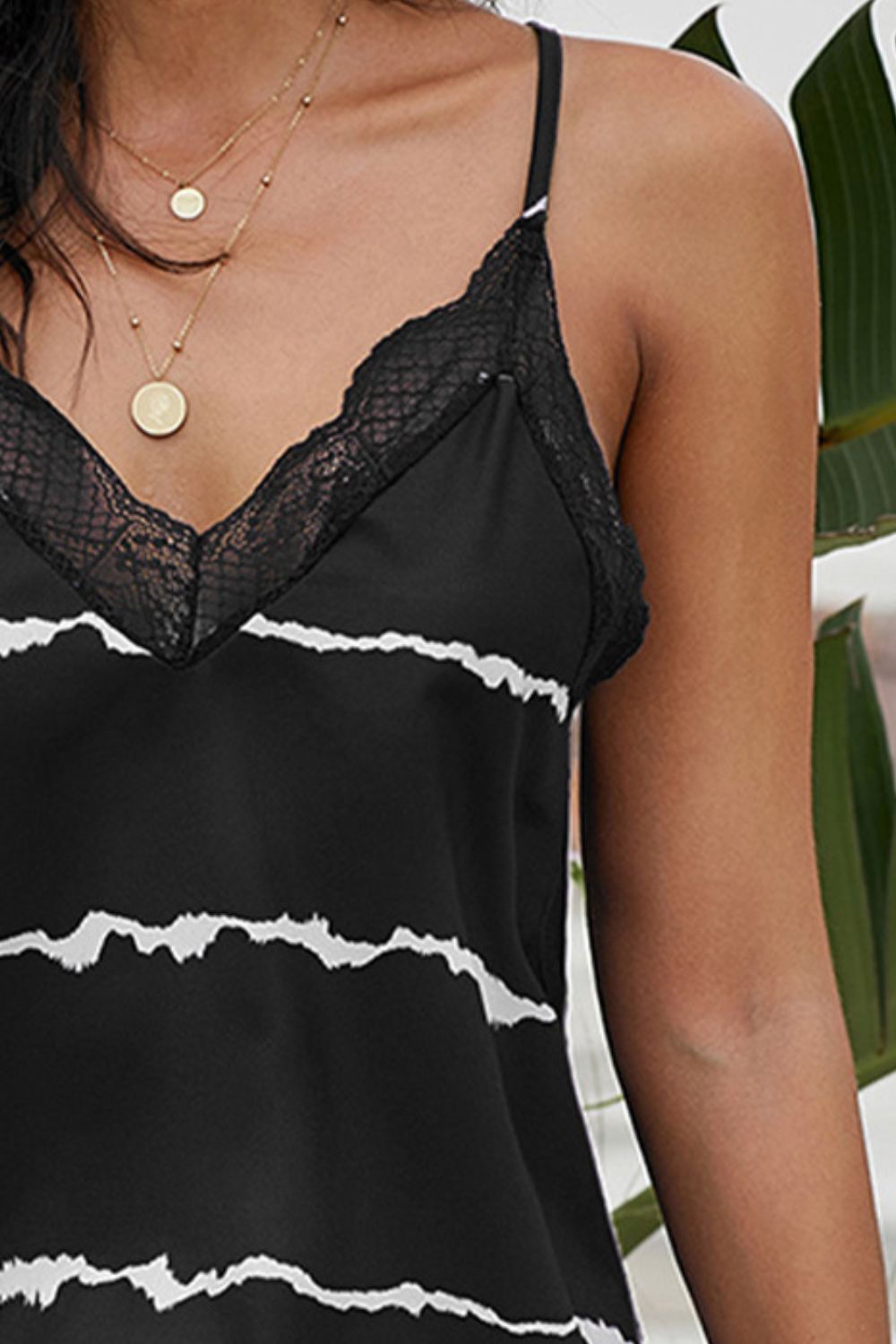 Lace Detail V-Neck Cami - Siennasass