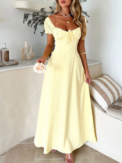 Devine Maxikleid mit Herzausschnitt und kurzen Ärmeln