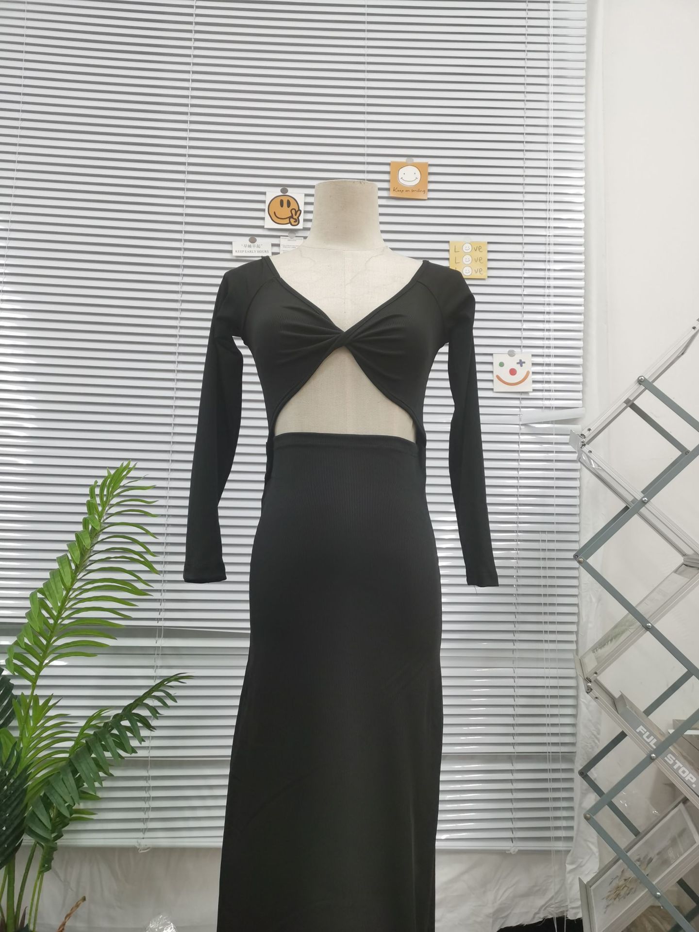 Einfarbiges, langärmliges, elegantes, schmal geschnittenes, hohles, rückenfreies Zwei-Wege-Kleid