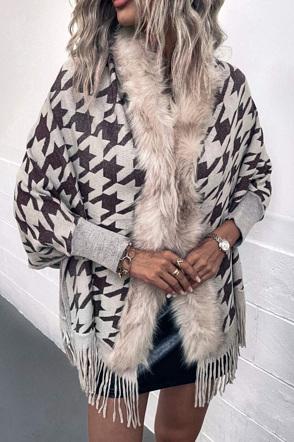 Houndstooth Fringe Hem Poncho - Siennasass