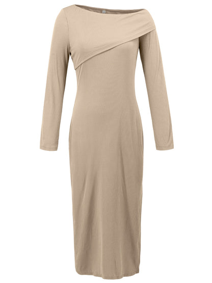 Kleid mit Schlitz und einer Schulter und langen Ärmeln