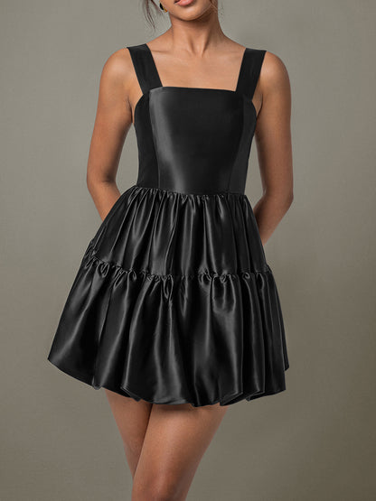 Minikleid mit gerüschtem, quadratischem Ausschnitt und breiten Trägern