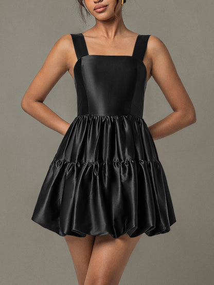Minikleid mit gerüschtem, quadratischem Ausschnitt und breiten Trägern