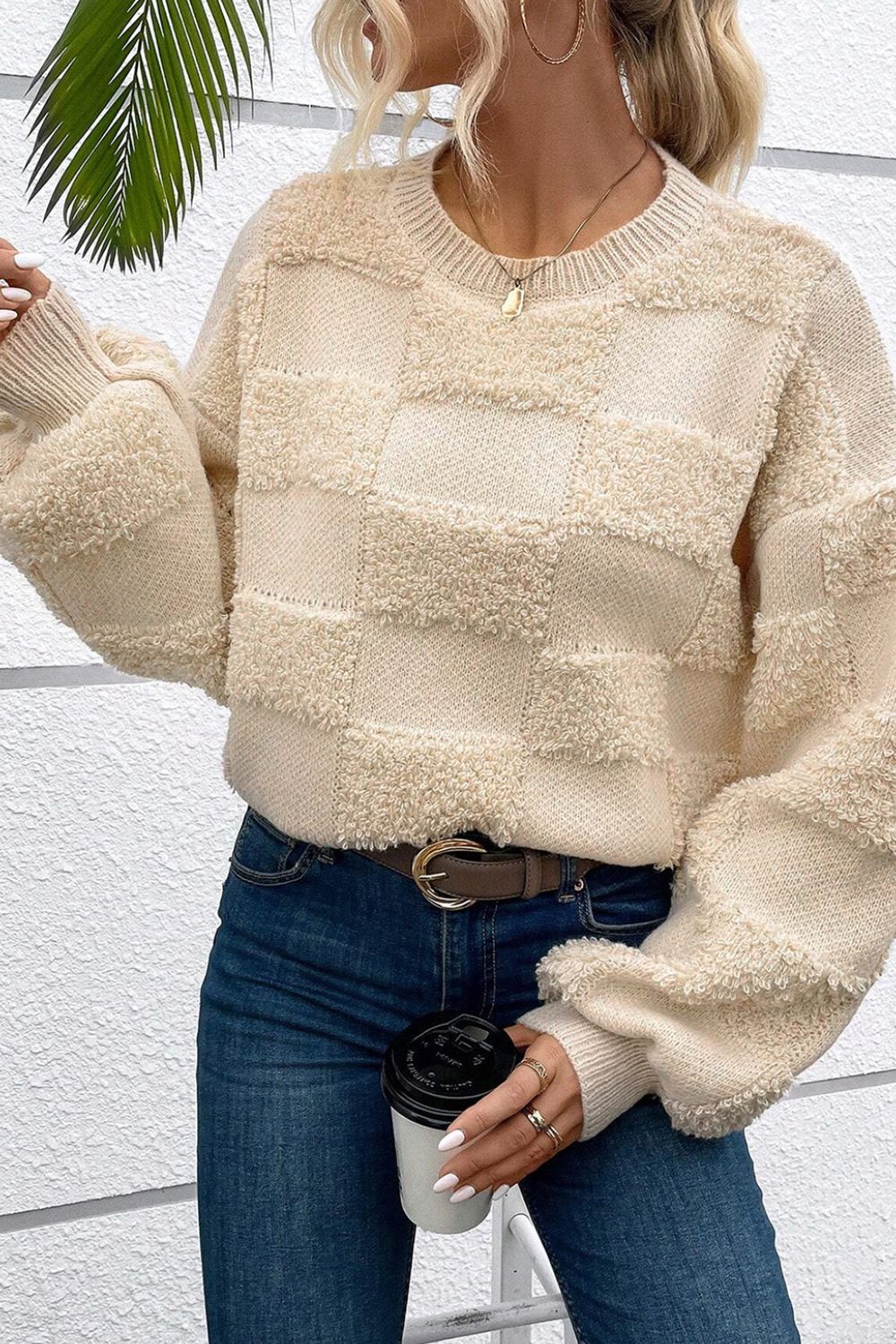 Karierter Pullover mit Rundhalsausschnitt und überschnittenen Schultern