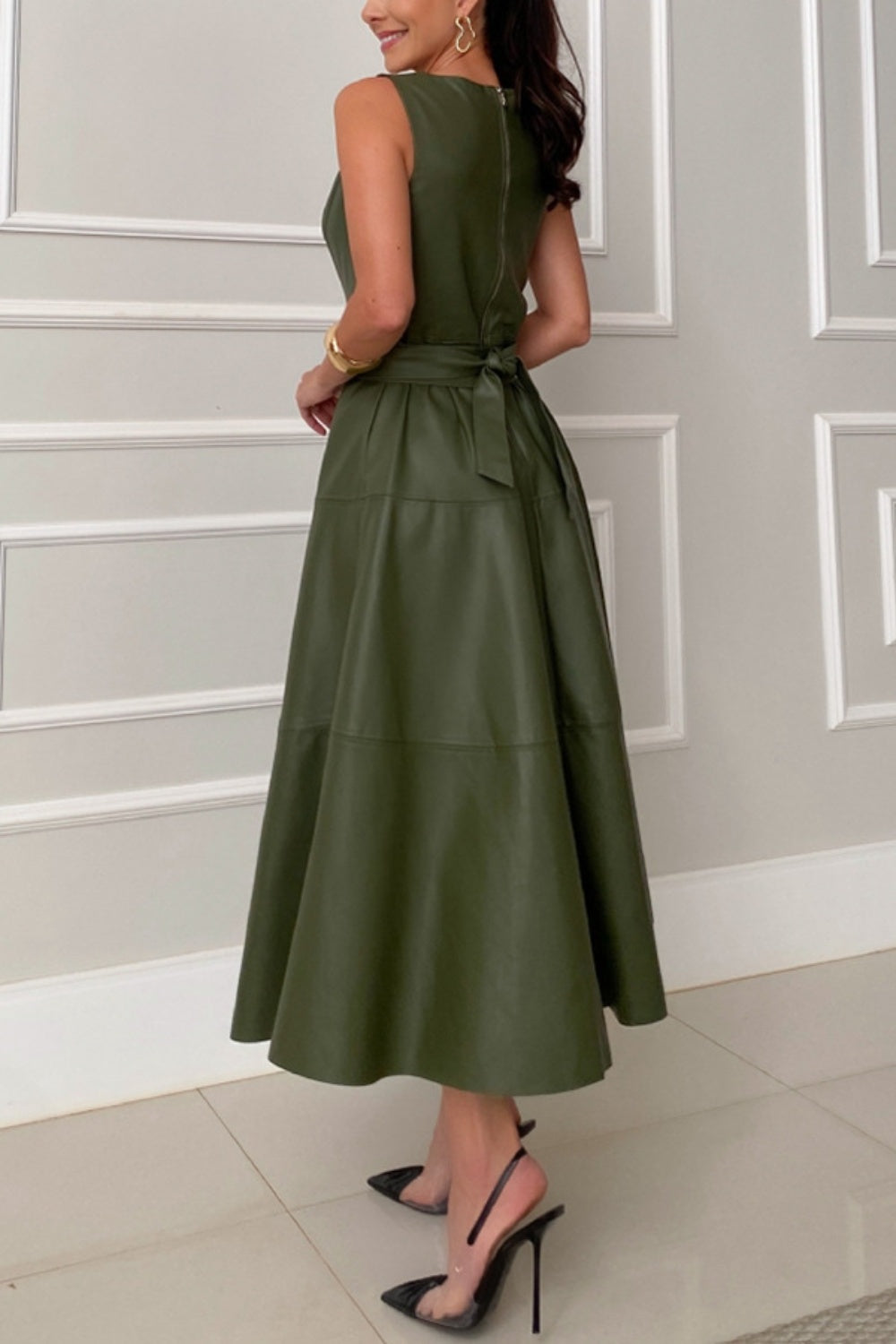 Round Neck Sleeveless Midi Dress - Siennasass