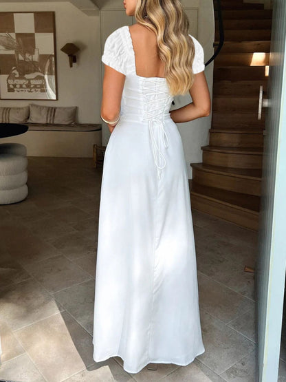Devine Maxikleid mit Herzausschnitt und kurzen Ärmeln